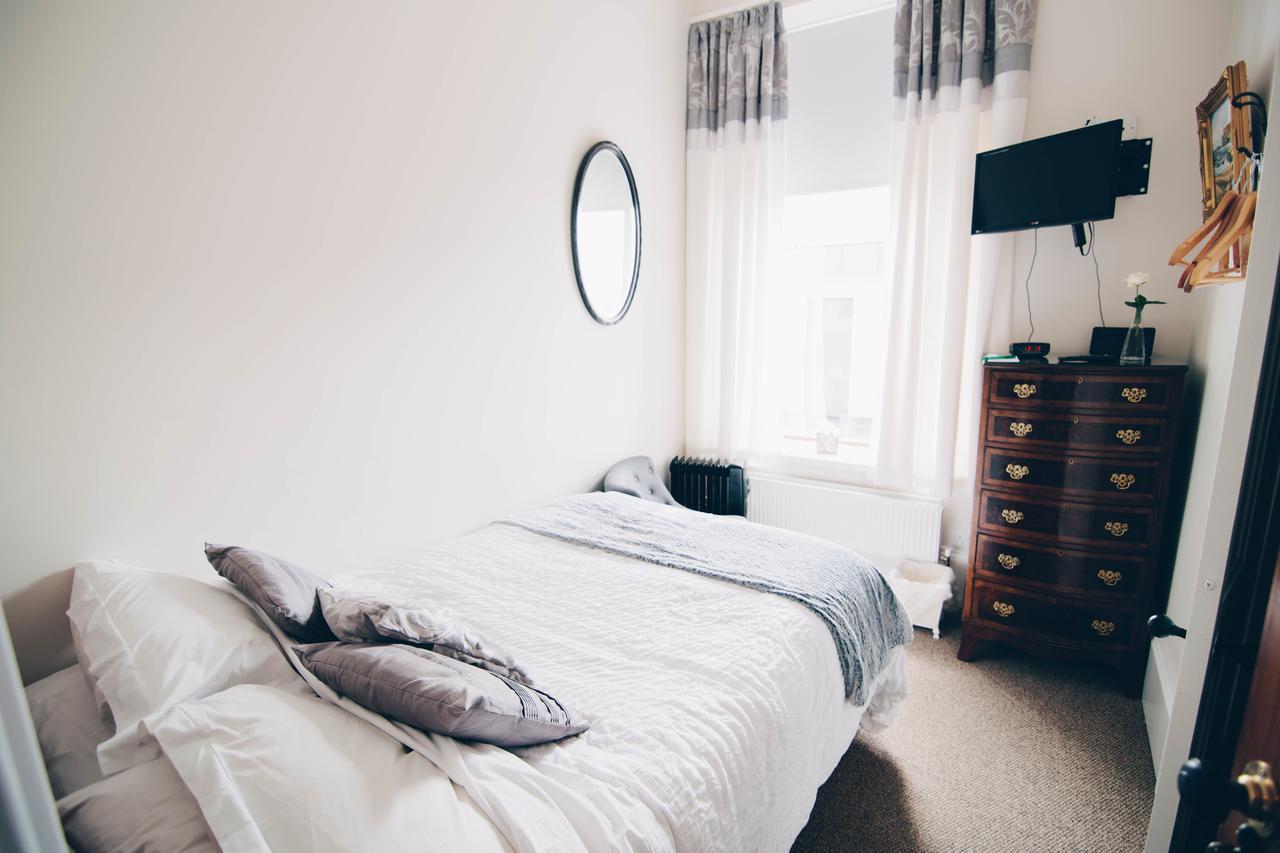 Antrim House Guest Rooms & Suites (Adults Only) Portrush Ngoại thất bức ảnh